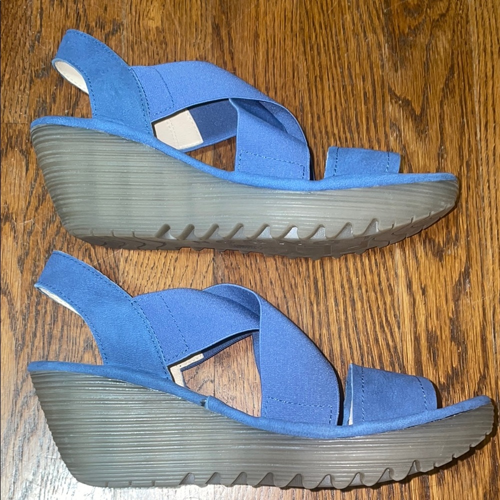 Fly London Yaji wedge sandals NW0T